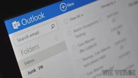 Microsoft cuts linked Outlook accounts